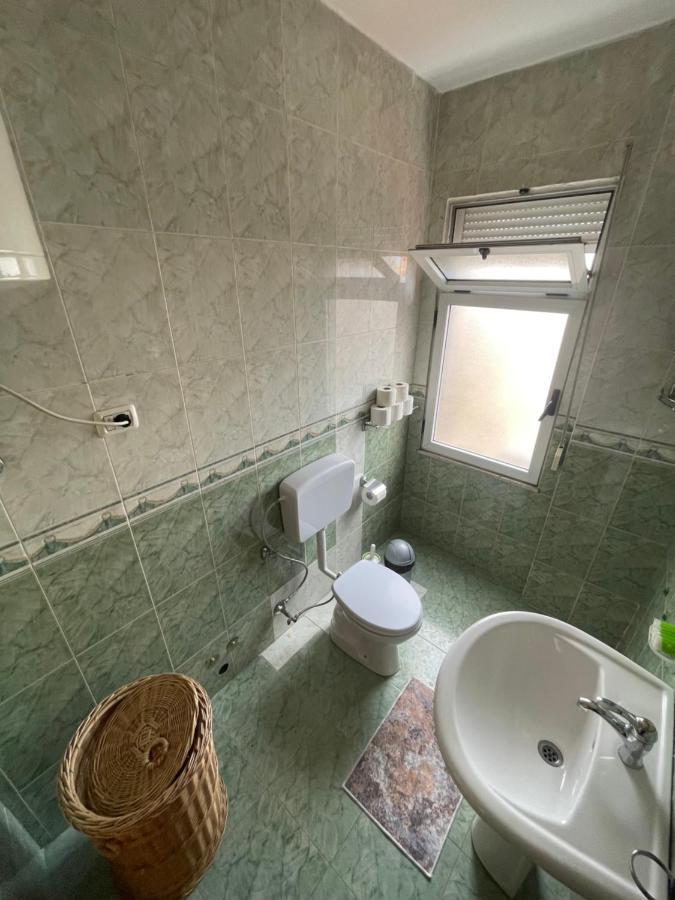 Pedestrian Street Center Apartment Szkodra Zewnętrze zdjęcie